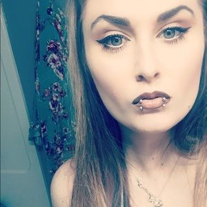 Meet your Posher, Brenna